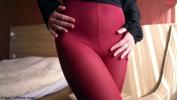 ASMRBabe's Sensual Pantyhose Temptation: Dildo Orgasms and Foot Fantasies