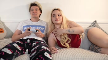 Step-sister Fucked Me so Hard She Almost Broke the Bed