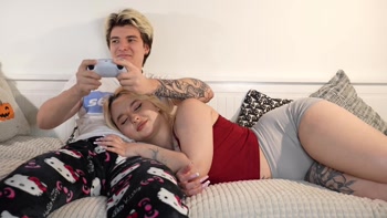 Step-sister Fucked Me so Hard She Almost Broke the Bed