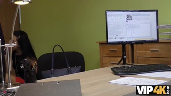 VIP4K. La figlia milionaria non può pagare le tasse e ha bisogno di un pres