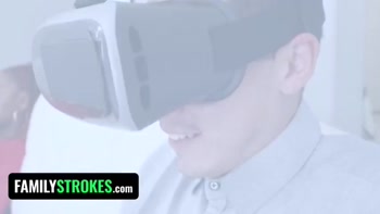 Juan Is So Obsessed With His New VR Headset That He Doesn’t Even Pay Attention To His Hot Girlfriend