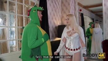 DADDY4K. A Spartan Daddy fucks his Stepson's Girlfriend
