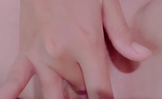Hinami_148cm - Hinami's Creamy Close-Up: Squirting Solo Orgasm