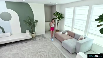 Mia River Uses Cunt To Pay Roommate Back After Stealing