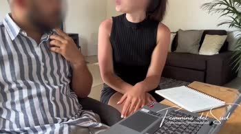 Femmina del sud Seduces Her Teacher for an A+