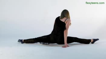 Sofya's Flexi Fantasy: Stretching Legs & Revealing Perfection