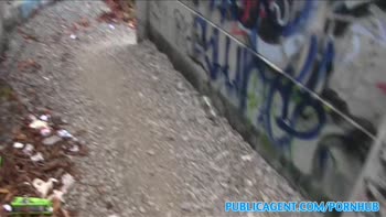 PublicAgent Hot Babe Fucks Stranger in Alleyway