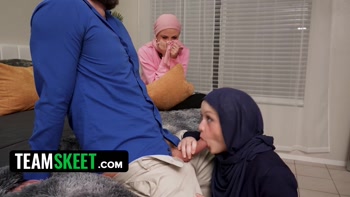 Hijabi BFFs Jade Valentine And Ruby Moon Learn To Satisfy An American Man With Brad Sterling