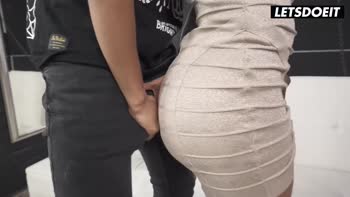 Canela Skin's BBC Obsession: Squirt-Inducing Hard Fucks & Deepthroat