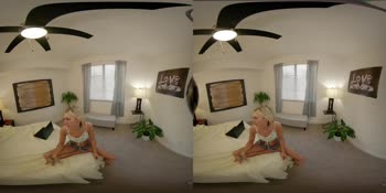 Chloe Temple's Sizzling Stepsister Secret: Tiny Blonde VR Seduction