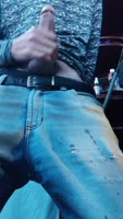 LatinoScogiendo Satisfies Himself at Work with Massive Cock
