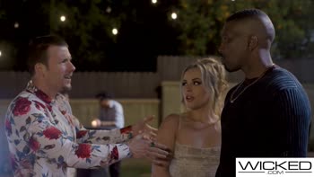 Isiah Maxwell's Hot Threesome with Brunette Anna Claire Clouds