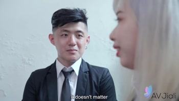 Dominant Boss Lady, Wang Yixin, Takes Advantage Of Male Office Worker
