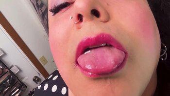 Miss Alina Paige - Alina Paige's Solo Roleplay: Chubby Babe's Passionate Kiss & Slobbery Blow
