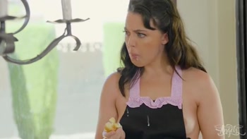 Whitney Wright Wasted Her Time Preparing Food For Sarina Havok But The Only Thing She Wants Is Her Pussy - TRANS ANGELS