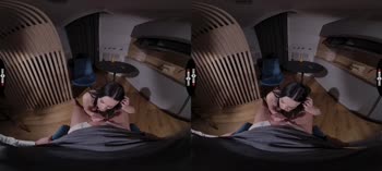 Savoring the Taste of Seduction in 180° VR