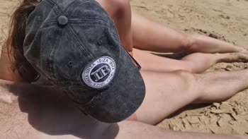 Stepdaughter HottPussy118's Sizzling Beach Blowjobs Surprise