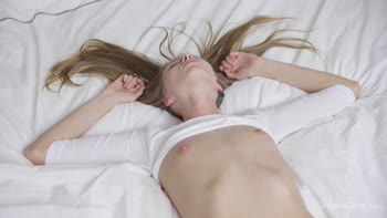 Nimfa gives herself up to a pro lesbian! Cums like never before!