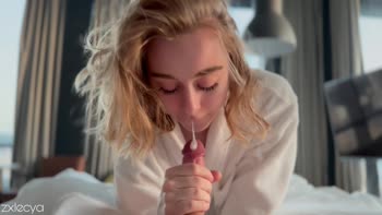 Zxlecya's Morning Delight: Blowjob & Cumshot