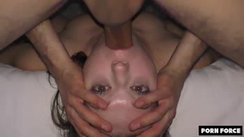 Isabella De Laa's College Rampage: Rough Deepthroats & Hard Fucks