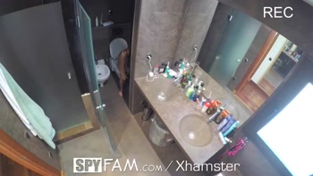 SpyFam Step sister Taylor Sands ambushes step brother
