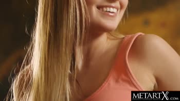 Scarlett Sage's Sizzling Solo: Petite Blonde Teases and Tantalizes