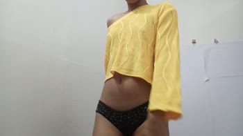 Desi_Girl23's Sensual Solo: A Desirable Big Ass Masturbation Experience