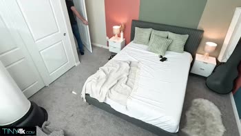 Mia's Sweet : Petite Babe Serves Roommate a Creampie