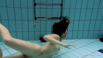 Petra & Kristy's Underwater Boob Bonanza: Big vs Small