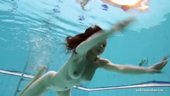 Petra & Kristy's Underwater Boob Bonanza: Big vs Small