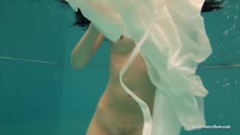 Petra & Kristy's Underwater Boob Bonanza: Big vs Small