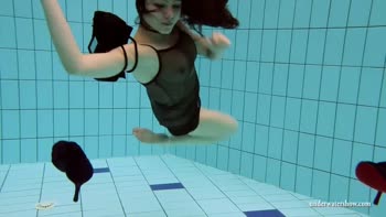 Petra & Kristy's Underwater Boob Bonanza: Big vs Small