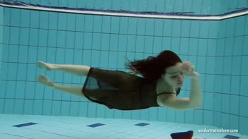 Petra & Kristy's Underwater Boob Bonanza: Big vs Small