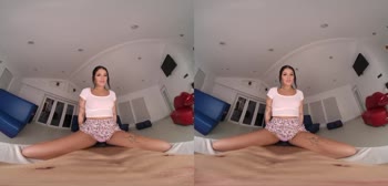 Ryan Reid's Realistic VR Frenzy: Deep Throat & Big Cock POV