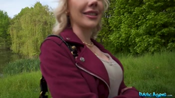 Public Agent - She took the condom off to feel my dick - FULL SCENE