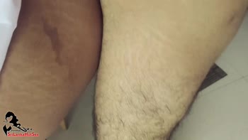 SriLankaHotSex: Sri Lankan School Babe's Racy Shower Surprise