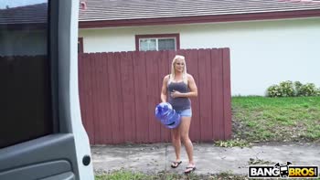 Paris Knight Rides Out the Hurricane in a Bangin' Bang Bus