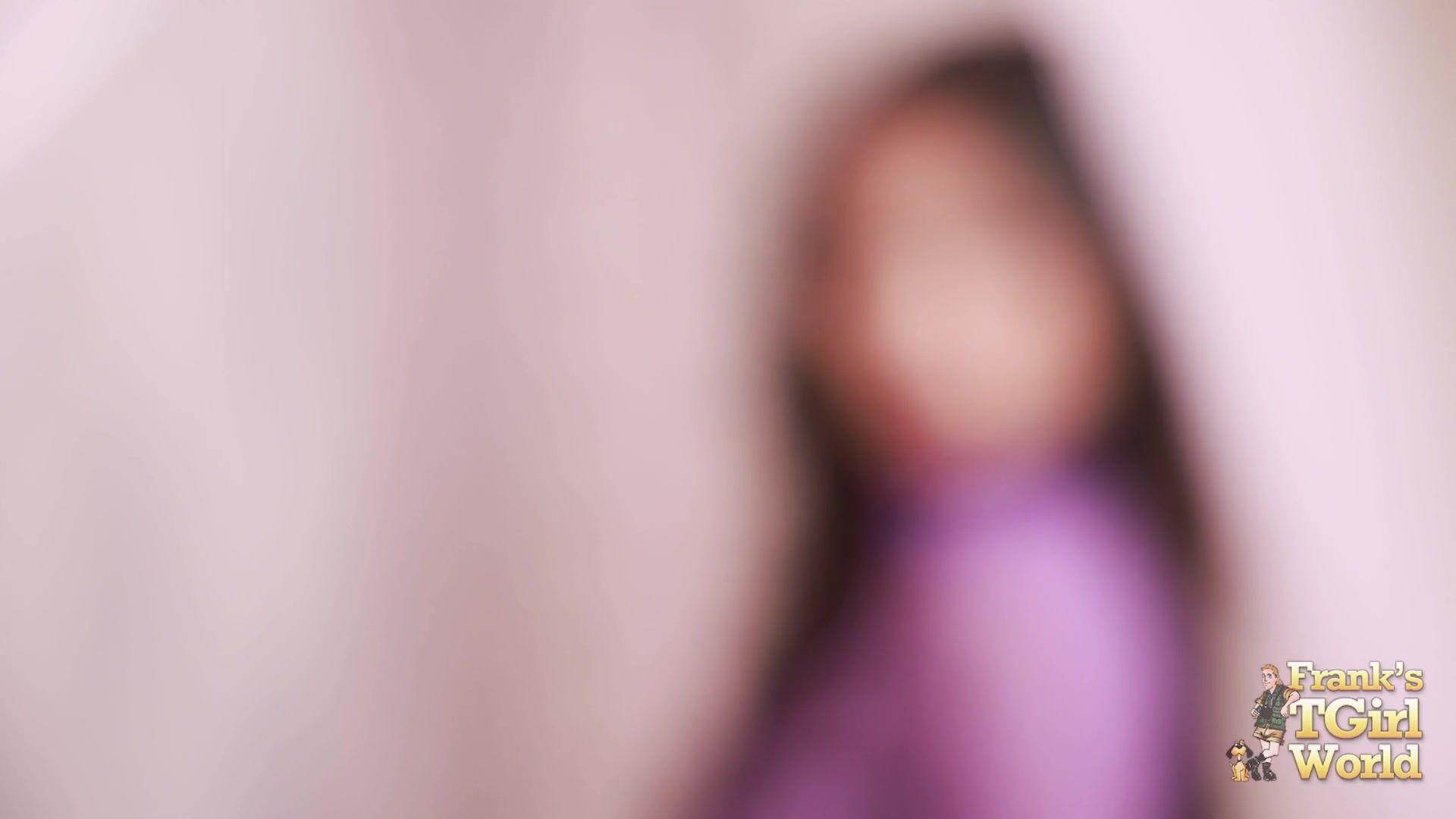 Deedee's Sultry Solo Session: Thai Brunette Shows Off Her Shaft