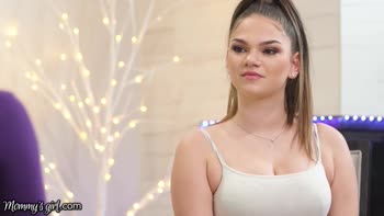 Athena's Scissoring Seduction With Step Mom Penny Pax