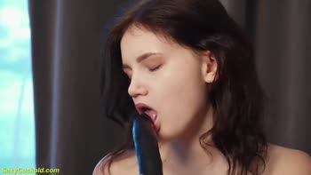 Curvy Teen (18+)'s Racy First-Time Solo Session