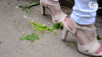 Heels' Sensual Solo Foot Tease at the Park