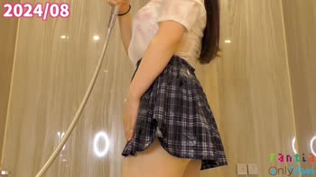 Pomeko_ASMR's Steamy Japanese Cosplay Bath Masturbation