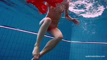 Petite Russian Babe's Underwater Seduction