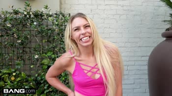 Amateur Teen (18+) Nympho Zoe Clark Flashes her pussy in public