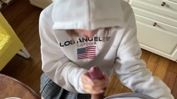 Californiababe's Kitchen Kink: A Burger Sauce Blowjob Ends in Cum Feast