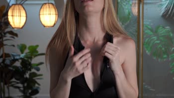Fit Redhead Sierra Ky's Sultry Bikini Try-On Tease