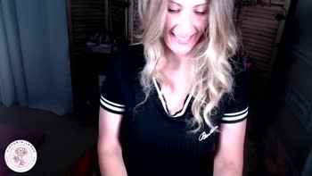 VictoriaLotus' Stunning Black Dress Solo