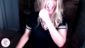 VictoriaLotus' Stunning Black Dress Solo