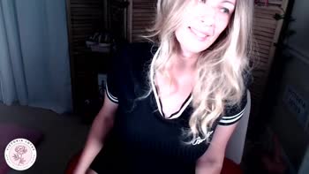 VictoriaLotus' Stunning Black Dress Solo
