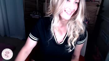 VictoriaLotus' Stunning Black Dress Solo